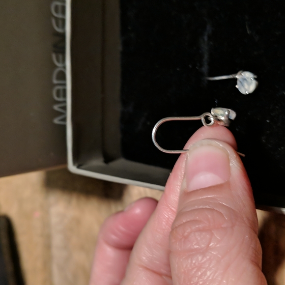 MADE in EARTH 🔥🔥 Rainbow Moonstone Drop Earrings - Picture 4 of 12